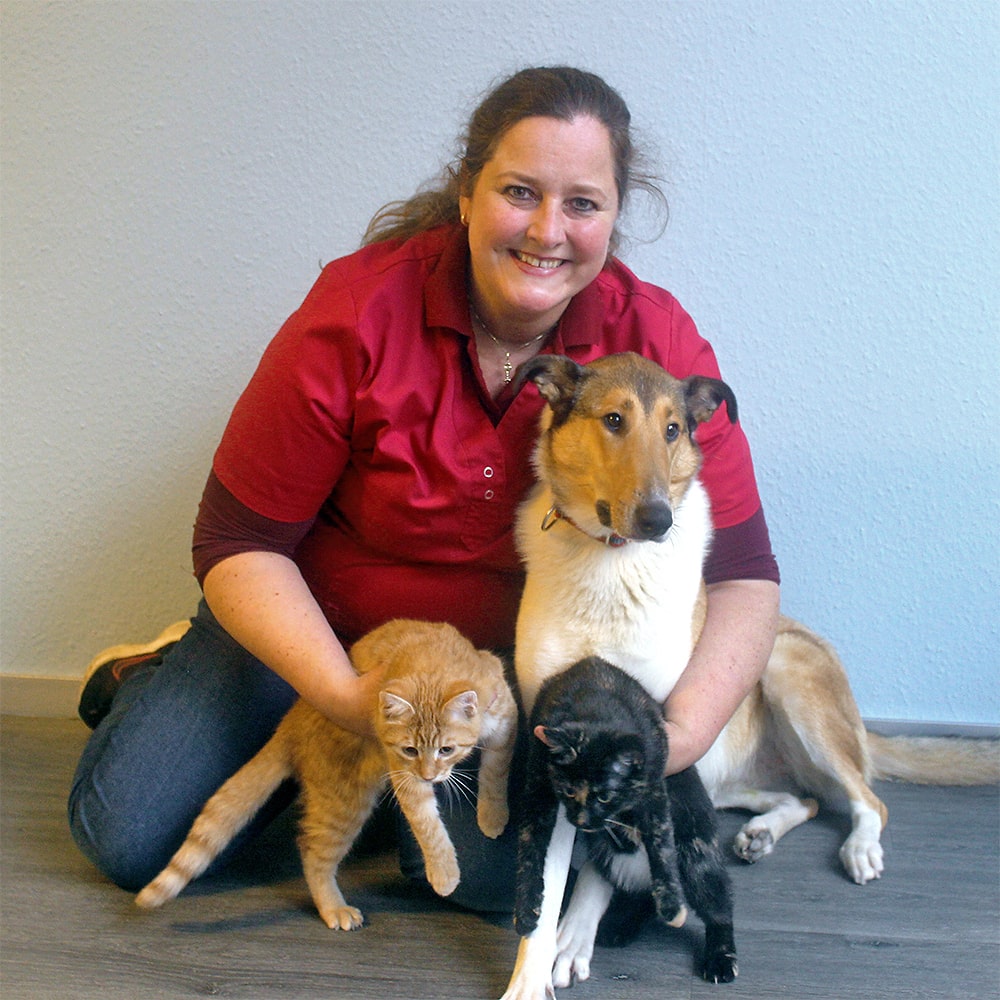 Liv Uekermann-Mühl - Praktische Tierärztin, Inhaberin und Tierchiropraktorin Liv Uekermann-Mühl